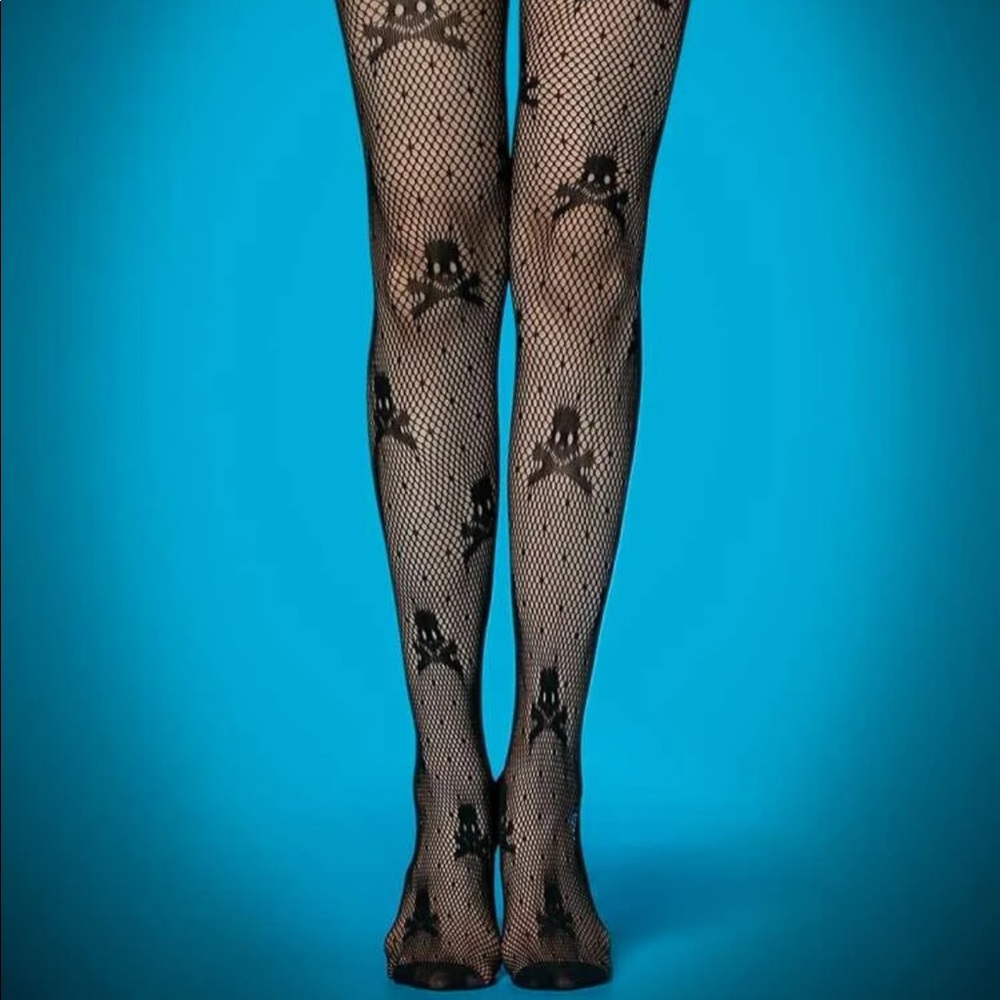 New skull and crossbones full length black pattern tights